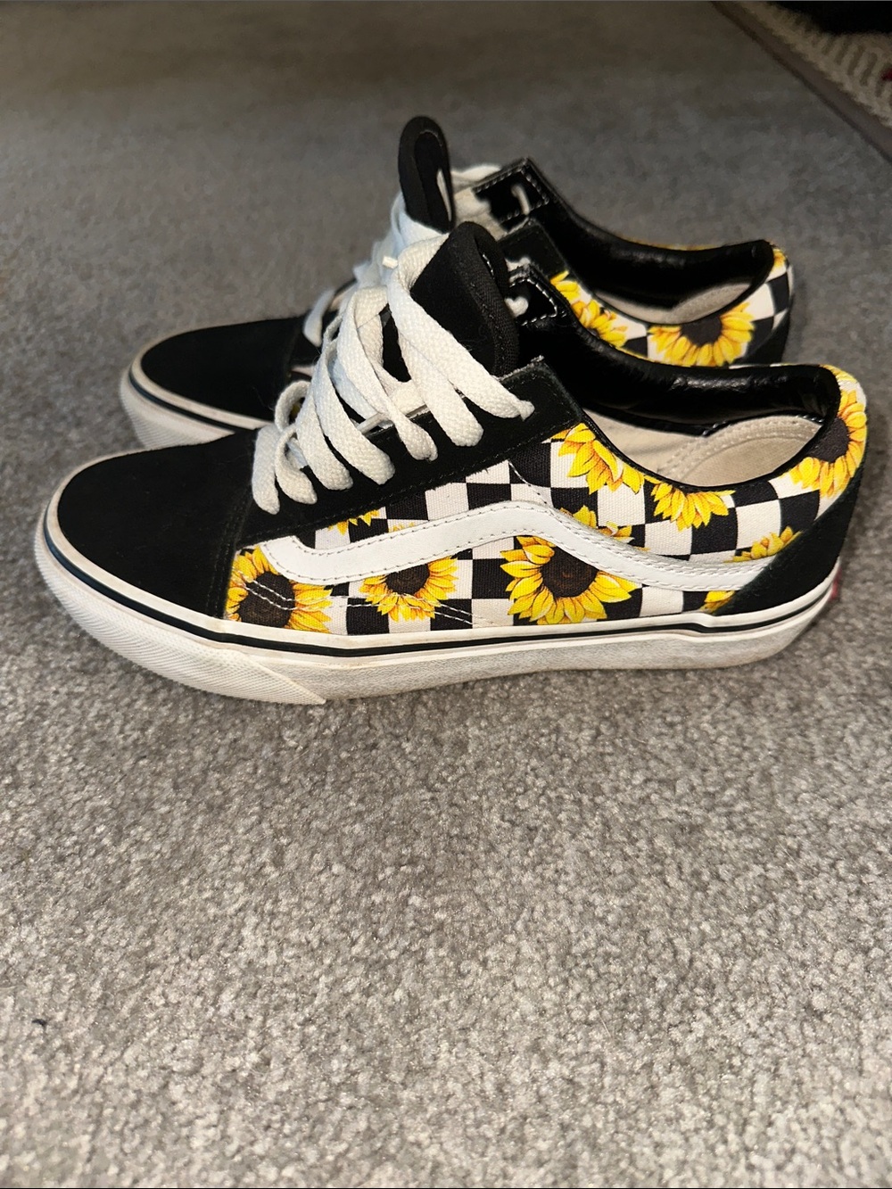 Vans classic low top sneaker with  Sunflower design - excellent condition!